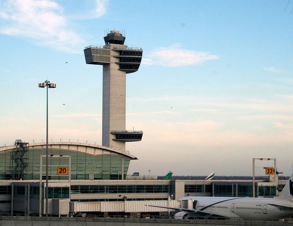 1051px-JFK_Airport_Tower_and_Terminal